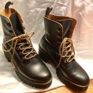 Doc Martens Leona Vintage Smooth Leather Boots